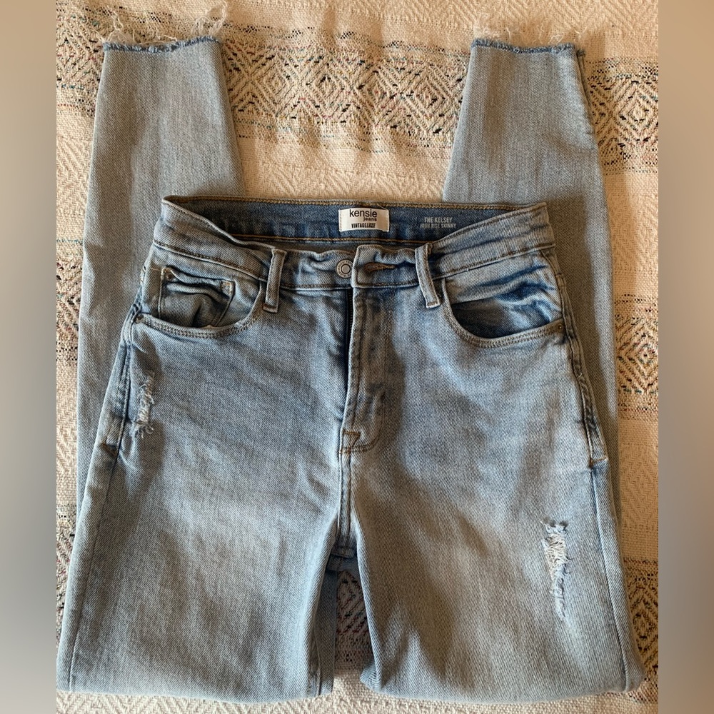 Women’s Kensie Lightwash Jeans